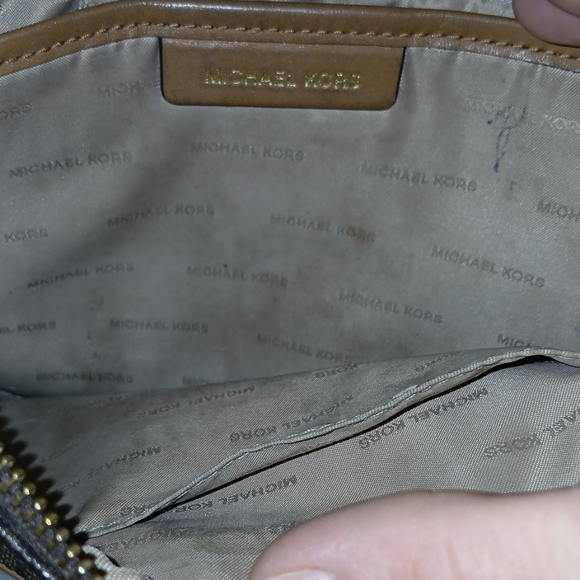 Micheal kors purse - Picture 4 of 4